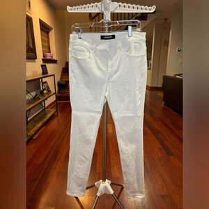 Women’s High-rise White Jeans